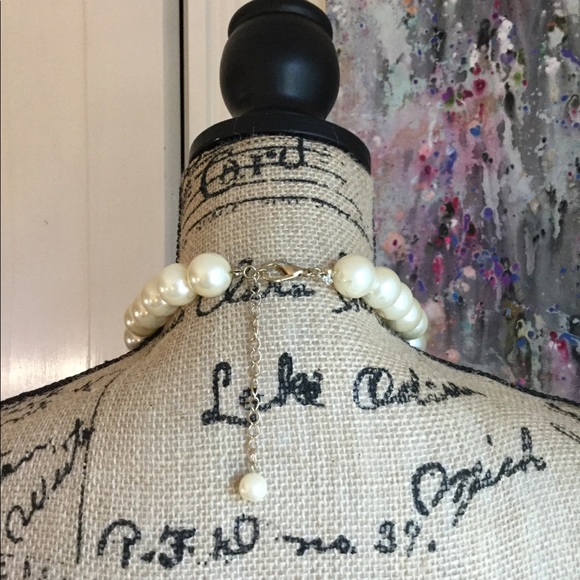 One-of-a-kind Pearl Necklace with Gold Accents - Picture 2 of 7